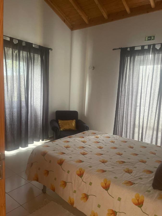A Quinta Das Flores: Casa Do Corvo ซังตาครูซ ดัส ฟลอริช ภายนอก รูปภาพ